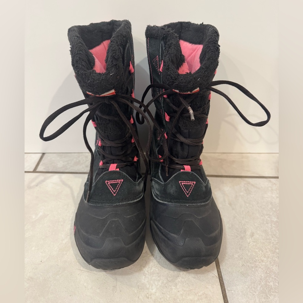 The North Face Girls Shellista Lace II Boots size 5 black pink snow boot lace up